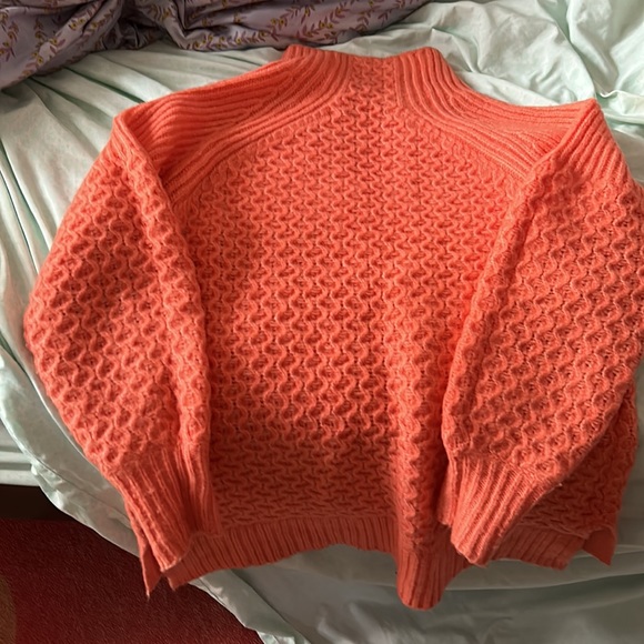 Gorgeous Anthro Coral Sweater XS - Picture 5 of 8